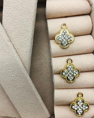 Pingente de Zamac Banhado